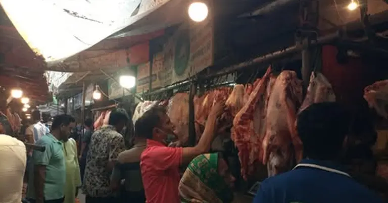 বাজশােহীতে মাংসের বাজার